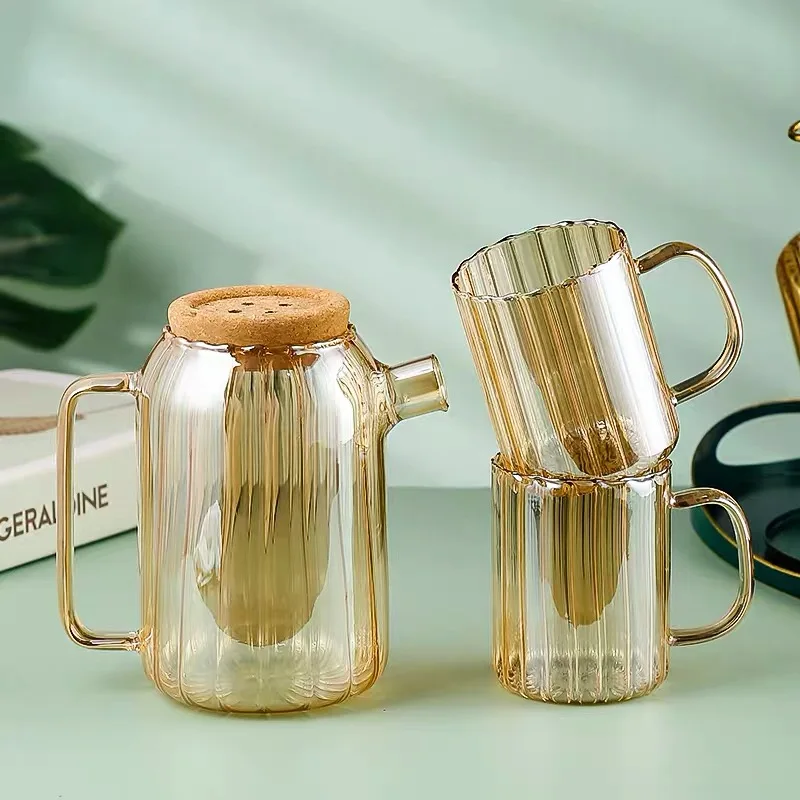 Glass Water Pitcher Set with Lid for Juice and Cold Drink Tall Jugs with Handle for Drinking Tea Water Jug with 4 Tumbler Cups