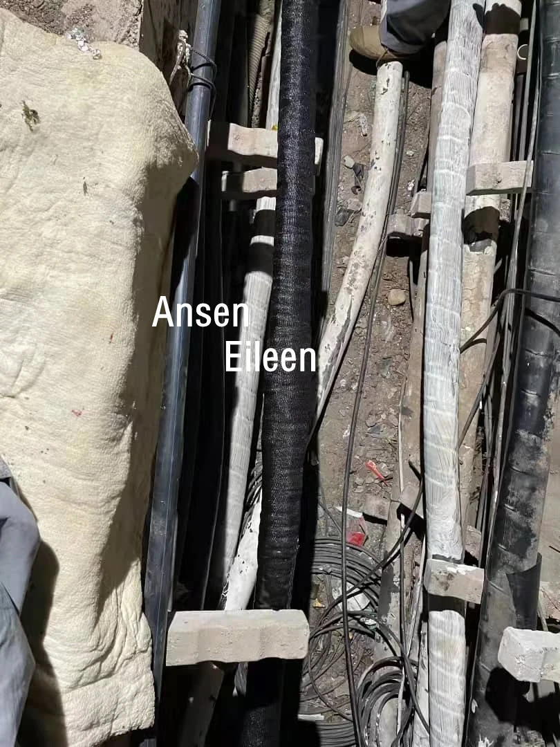 Water-activated material Armocast structural 4560-15 for cable sheath repair