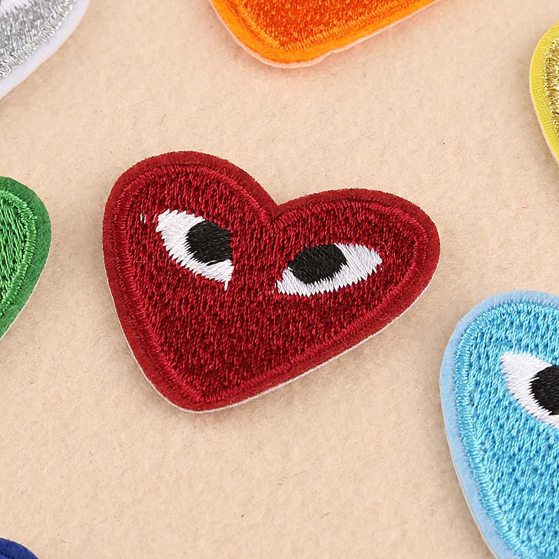 Customized Cartoon Design Sew-On Embroidery Patch Heart Shape For Clothing Wholesale Stock Patches