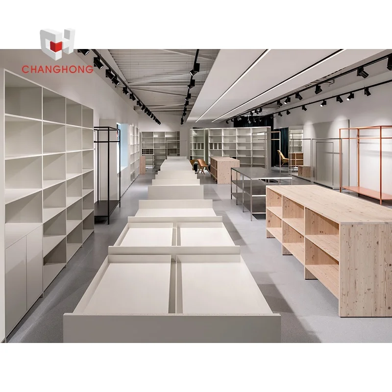 Модный портной магазин предназначенный для демонстрации одежды с магазинным дизайном магазина и