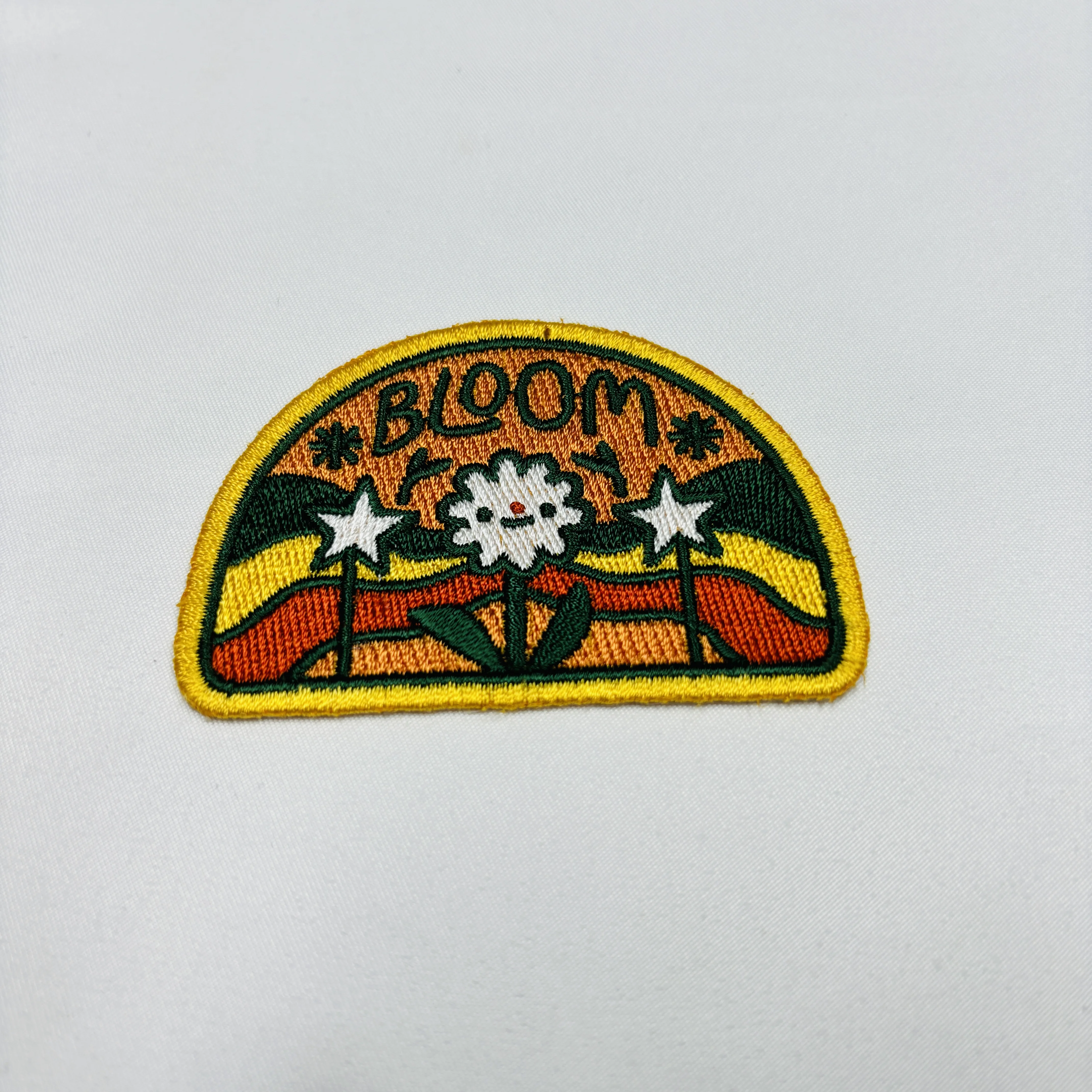 china factory Wholesale custom logo  clothing large embroidery badge t woven embroidered patch for sale