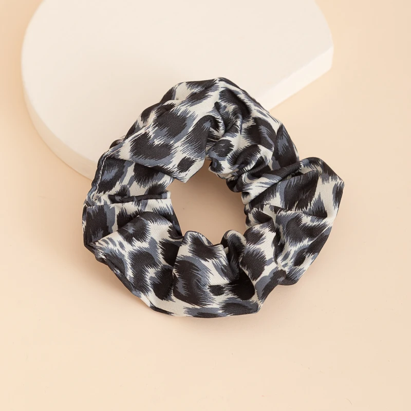 Wholesale Custom Fashion Leopard Scrunchies Printed Hair Band Ponytail Holder Elastic Hair Ties Band For Women