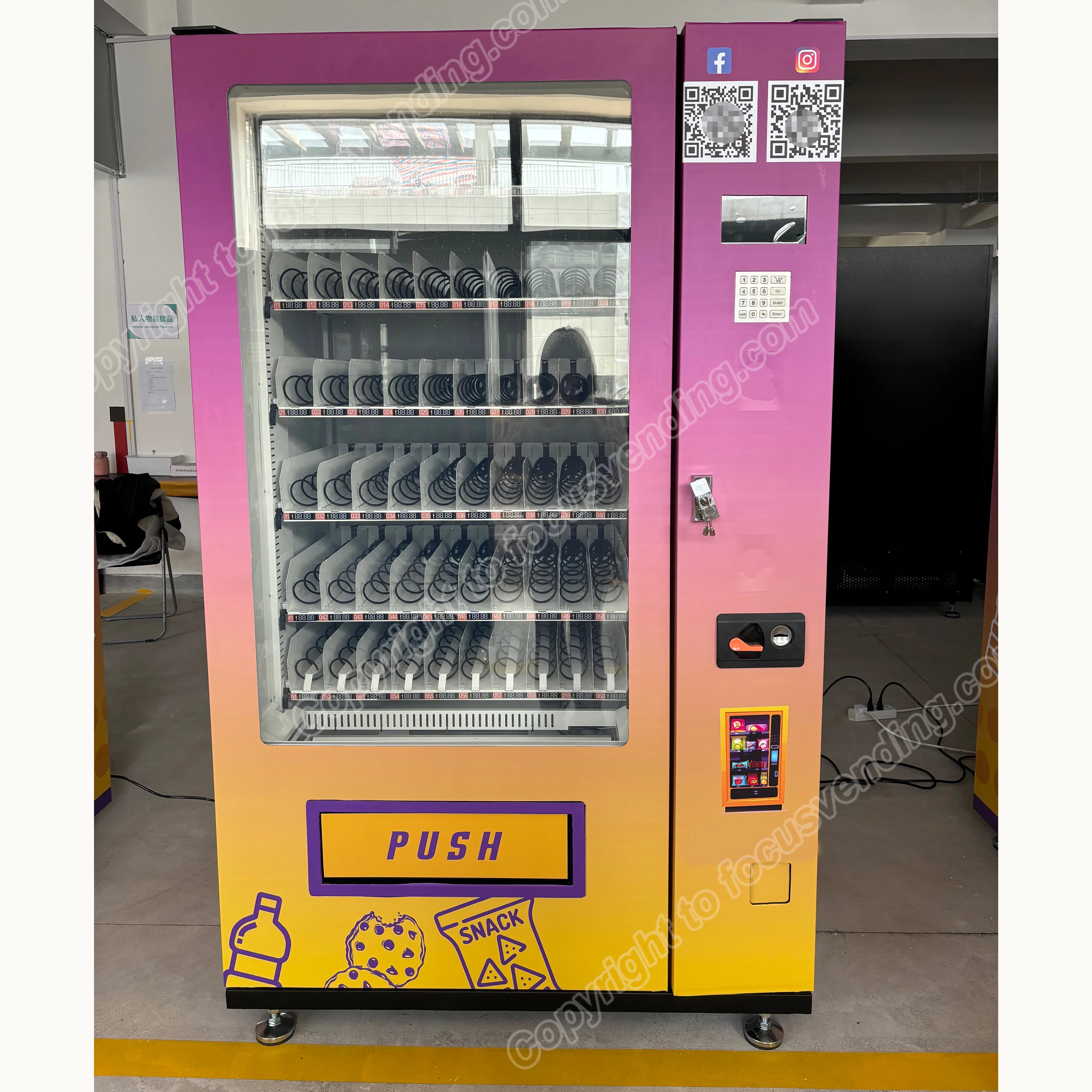 A user-friendly snack and  drink vending  machine suitable for any locations