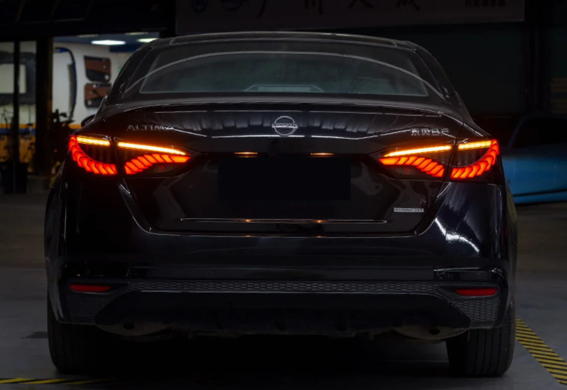 DK MOTION Factory price high quality LED Taillight Car Tail lamp For Nissan Altima 2019-2022 Smoke Turn signal light brake light