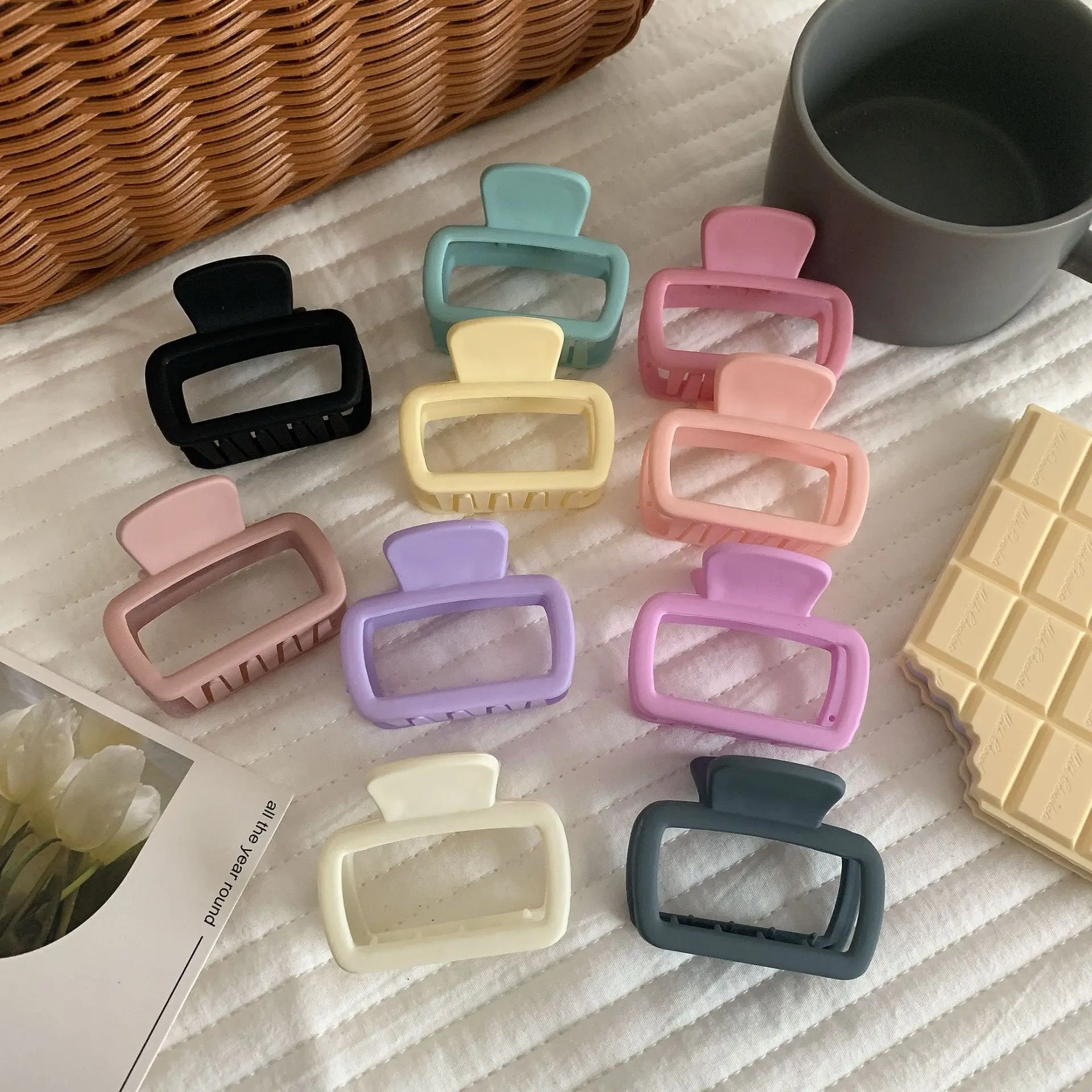 2023 new  arrive popular solid color hair clip spring and summer simple design square matte frosted hair claw clip wholesale