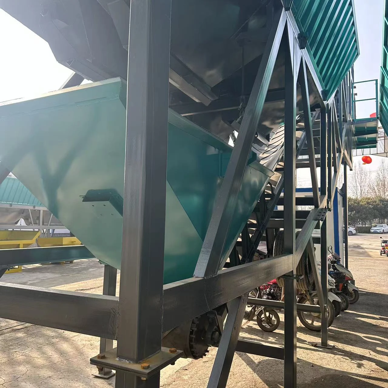 Truck Traction Middle 60m3/h Mobile Concrete Mixing Station With Automatic Control System