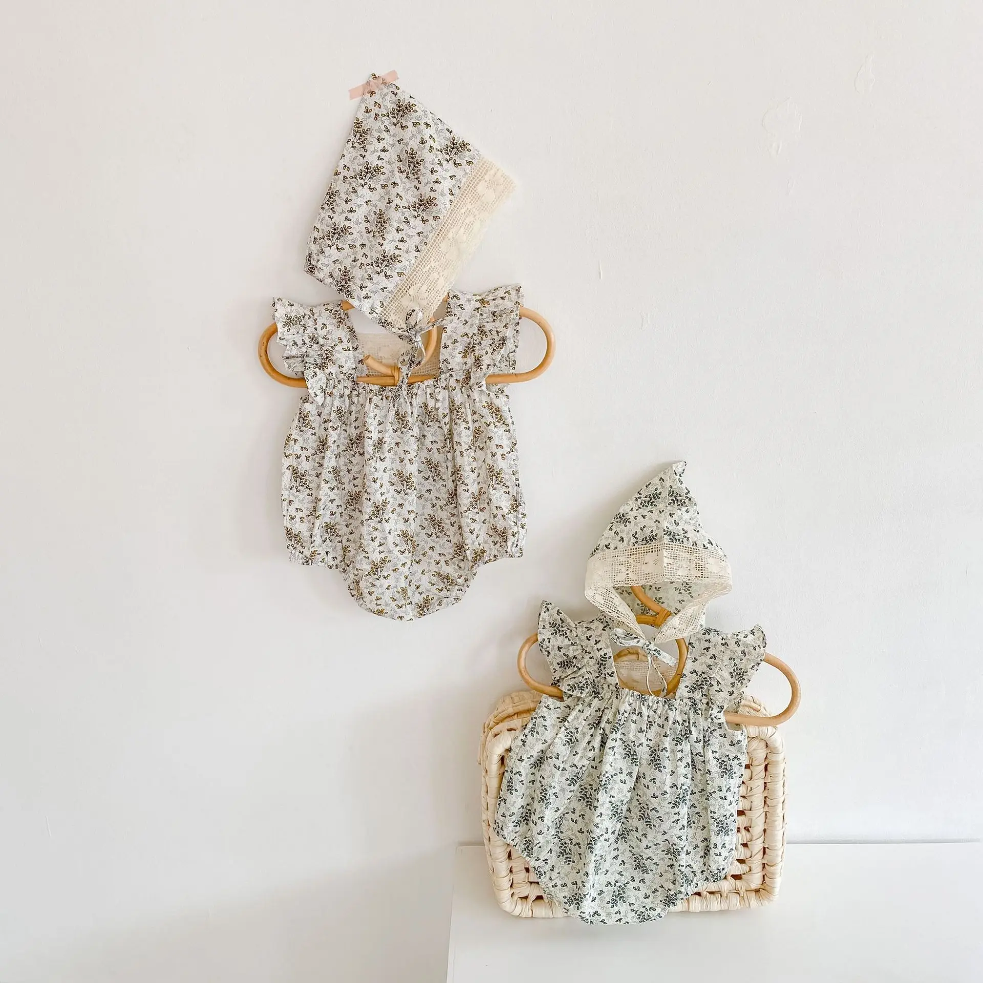 Summer baby jumpsuit female baby backless small leaves lace flying sleeves romper triangle romper romper