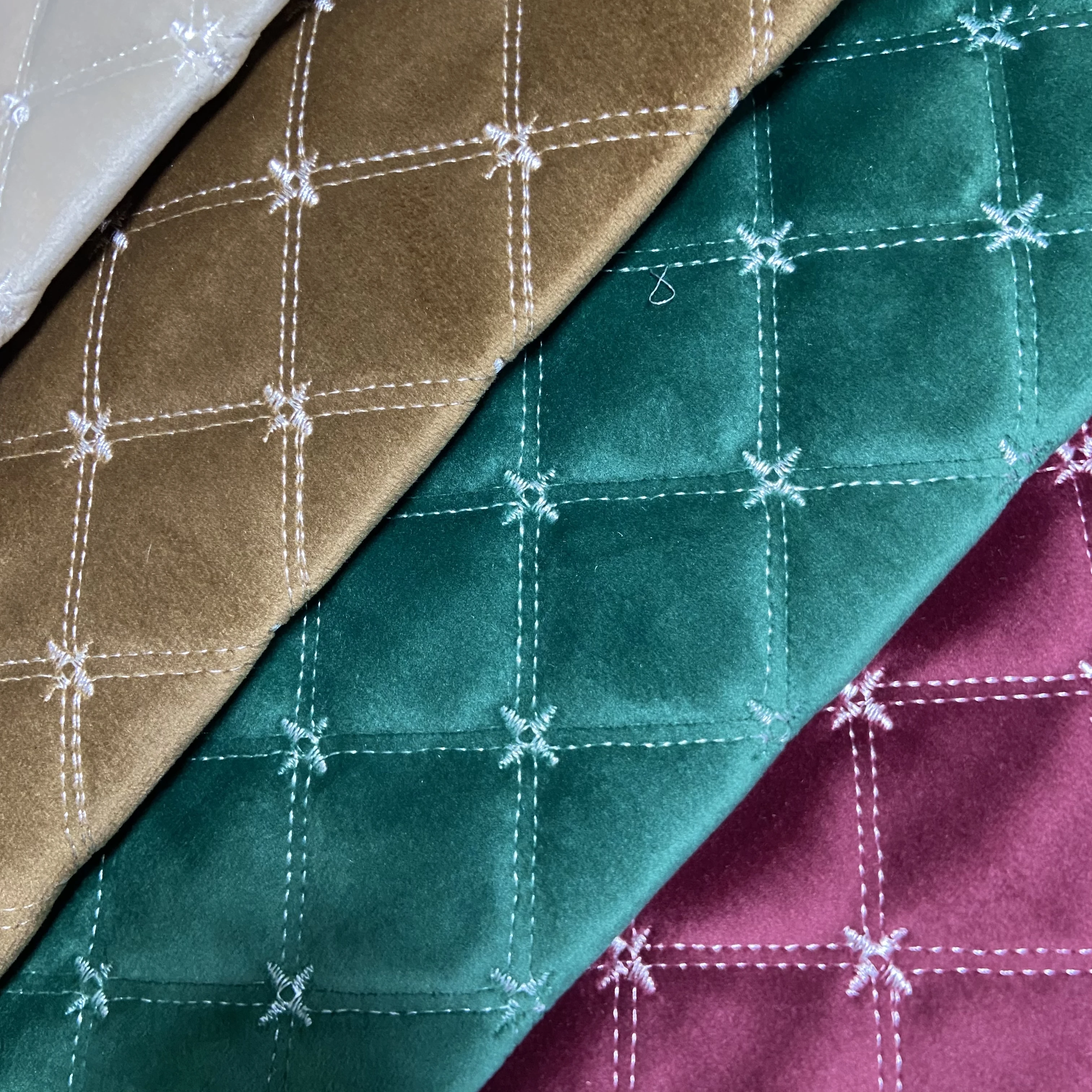 Новый изготовленный на заказ текстильный 100% полиэстер трикотажная бархатная мебель Защитные чехлы для дивана стеганая ткань