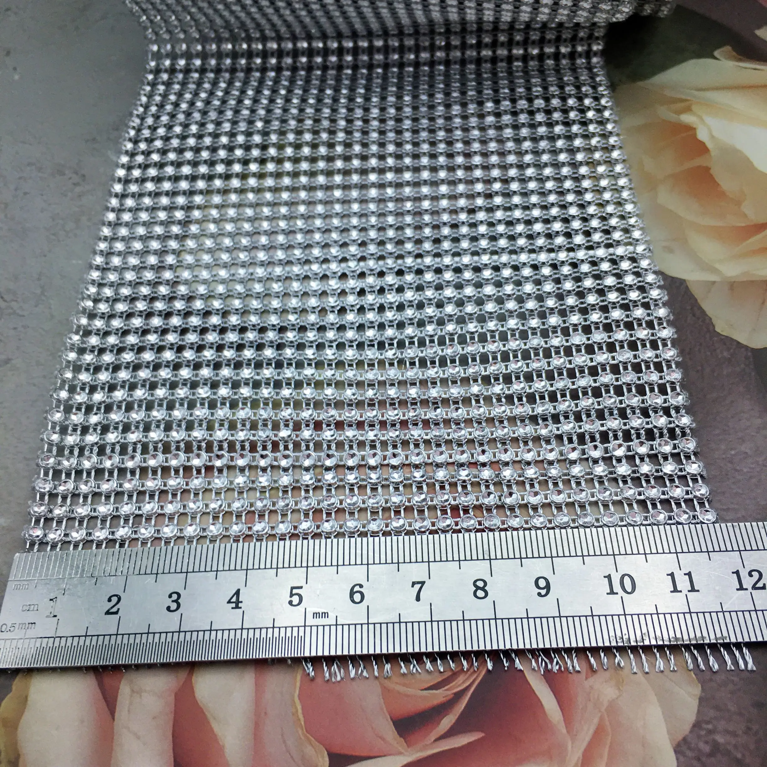 Wholesale 30 Rows of 10 Yards Silver Plastic Rhinestone Strips With Edging Mesh Rolls DIY for Decorative Accessories