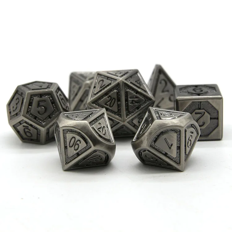 Оптовая продажа набор Металлических Кубиков играющих в настольные игры ttrpg dnd dice оптом