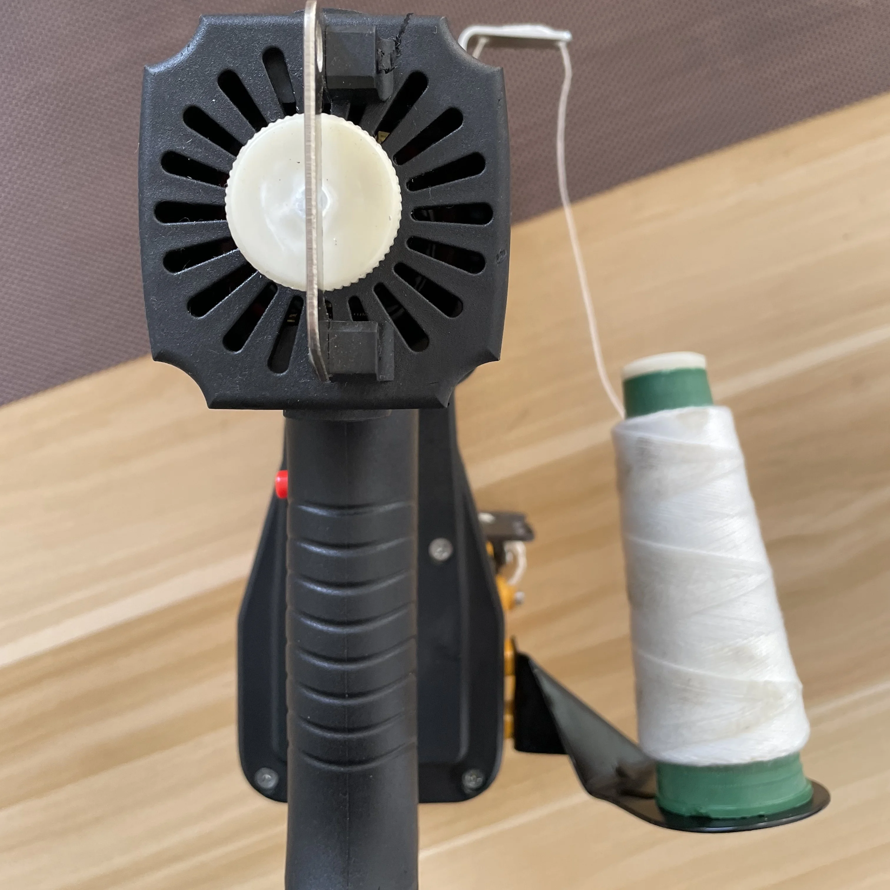 Portable handle bag closer machine sewing machine rice bag packaging machine industrial sewing bag equipment