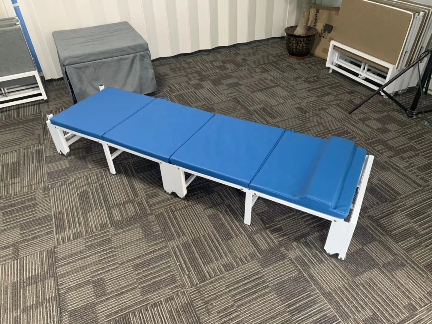 Custom metal folding bed with storage mobile multipurpose modern office lunch break folding bed