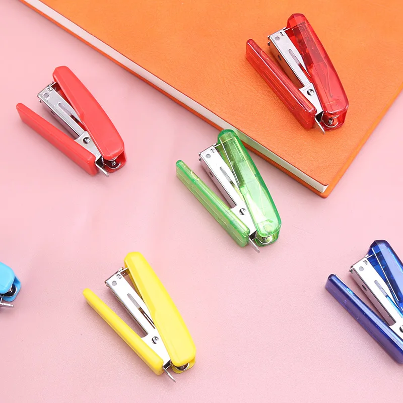 Factory Direct Sales Portable Solid Color Transparent Cartoon Learning Office Stationery Hand Stapler For Student