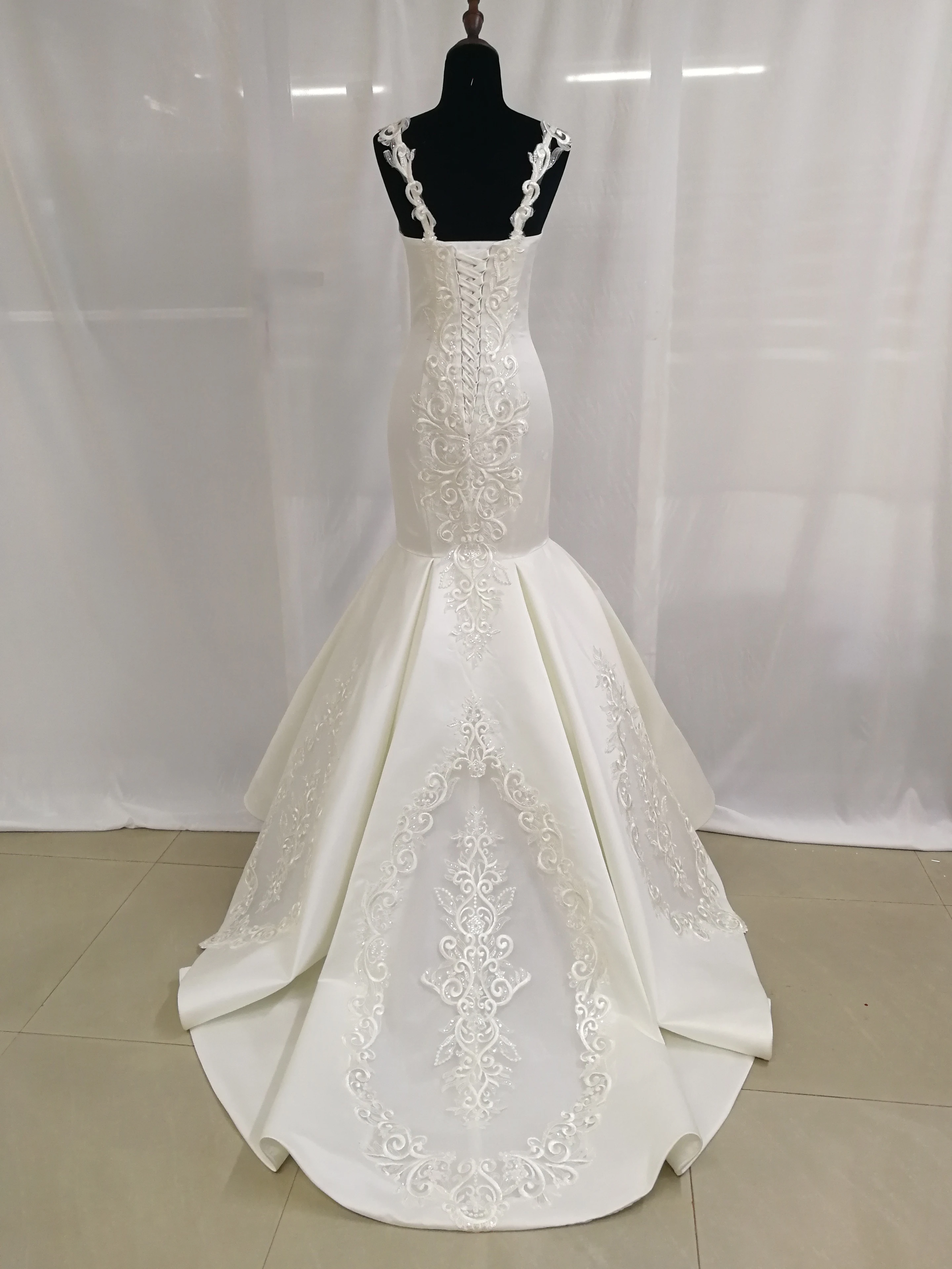 Factory wholesale sleeveless seductive maxi luxury v neck white mermaid wedding dress