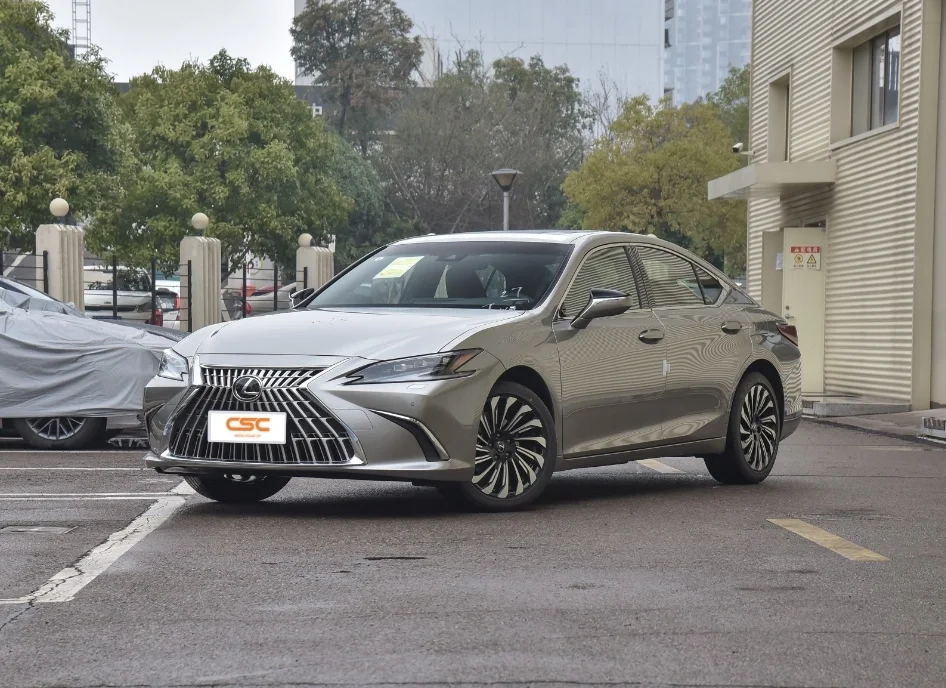 2024 Le. Xus Es 5-Seat Sedan Featuring Advanced Torque Performance Car