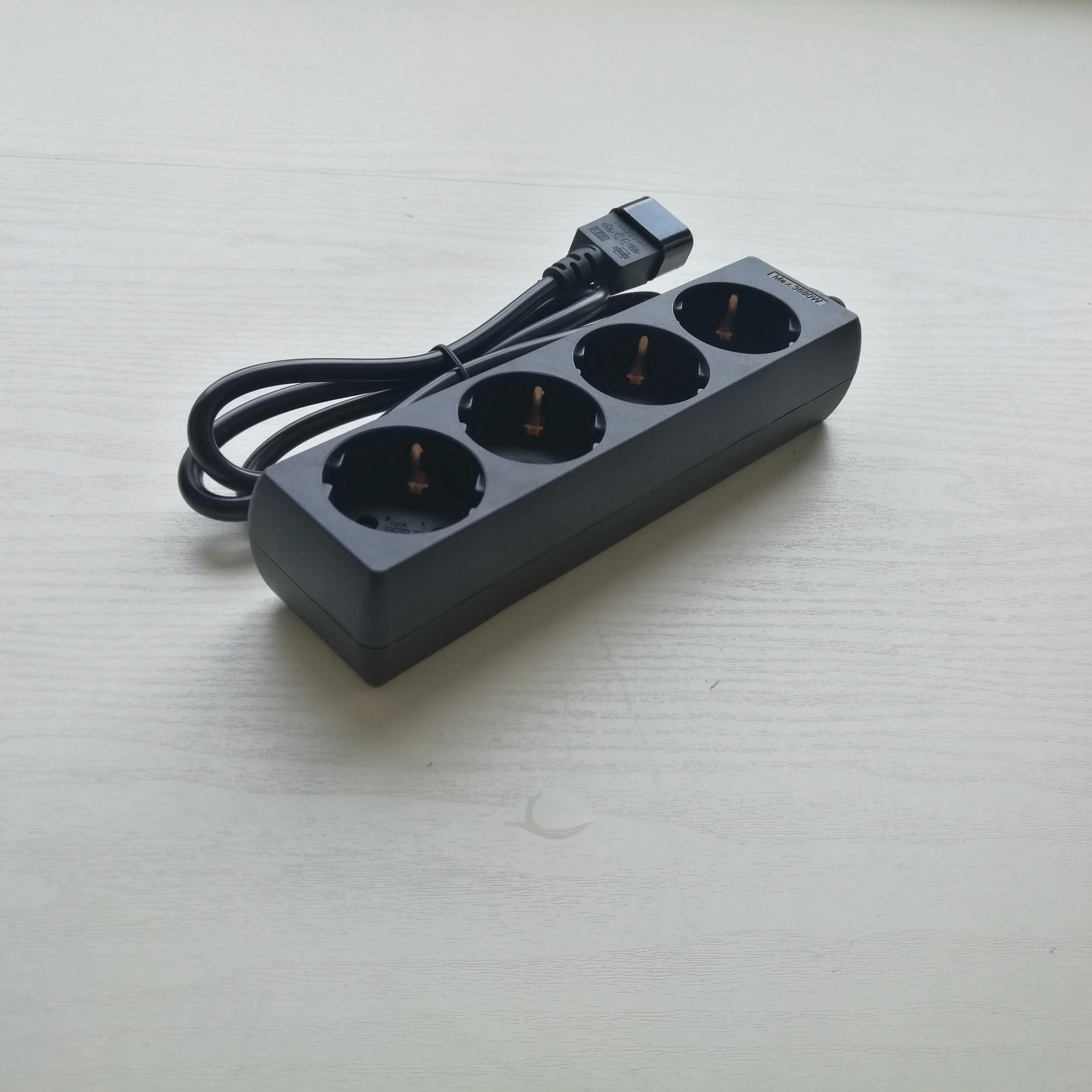 3 Ways Extension Schuko Socket with Children Protection IEC C14 Electrical Plug Power Strip Hot Sell European CE Black XIANGHE