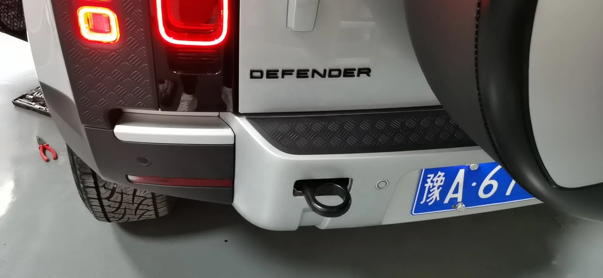 YH-Q-LD006 High quality trailer hitch trailer hook tow hook for Land Rover Defender 110/90 (2020+)