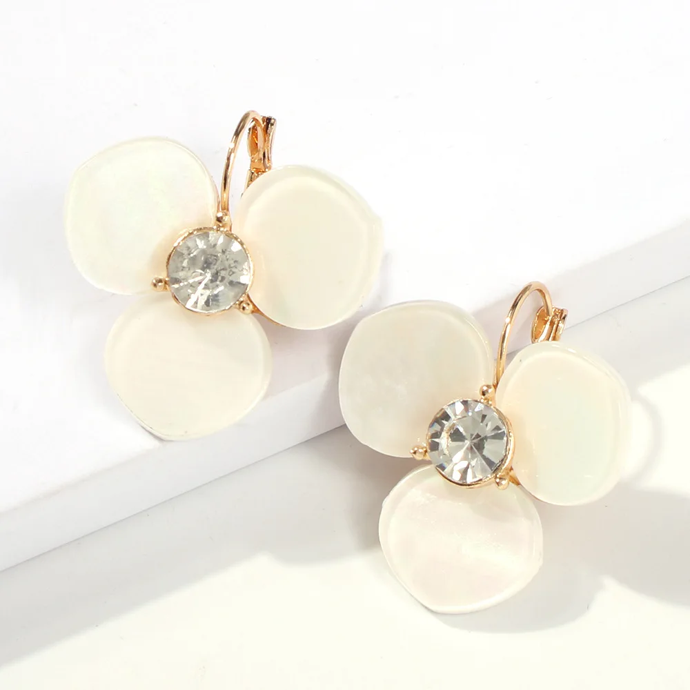 2020 Fashionable Elegant White Flower Dangle Earrings For Women