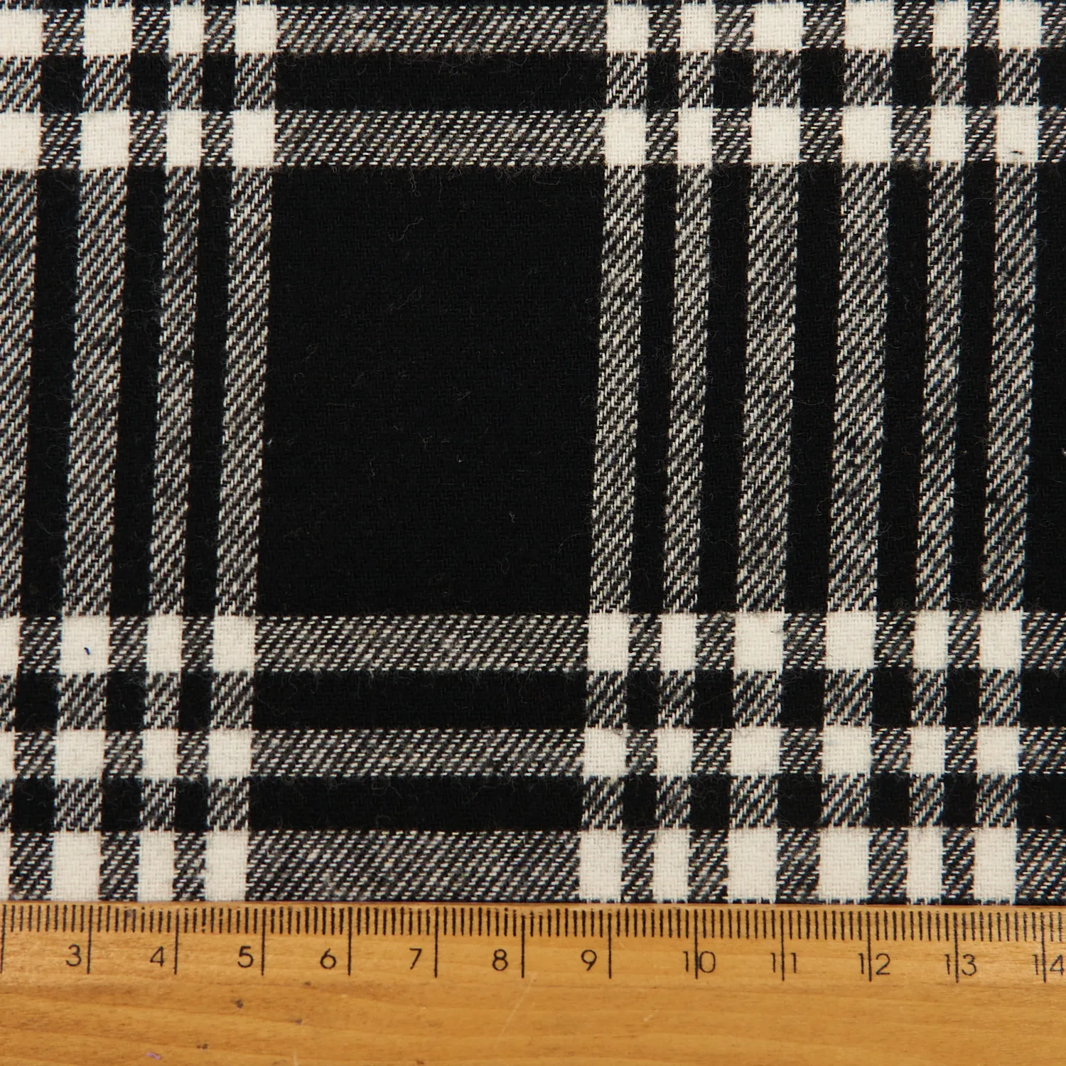 China textile 120gsm 100% cotton yarn dyed black check plaid shirting fabric for men and women