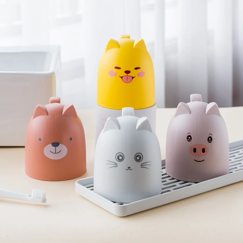 Пластиковая кружка для чистки зубов