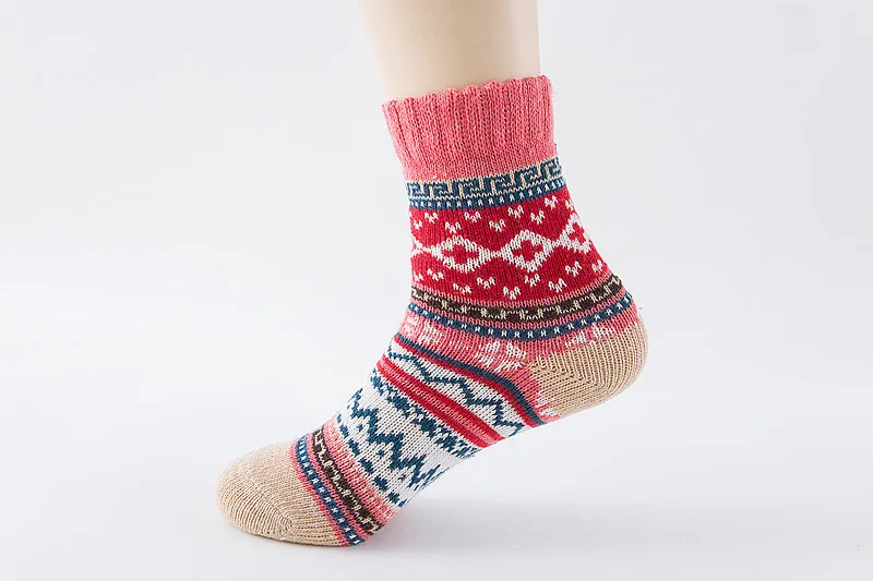 Wholesale cheap Winter cotton Casual ladies Crew socks fancy harajuku Tube Woman Wool Cozy Fuzzy warmed socks for women
