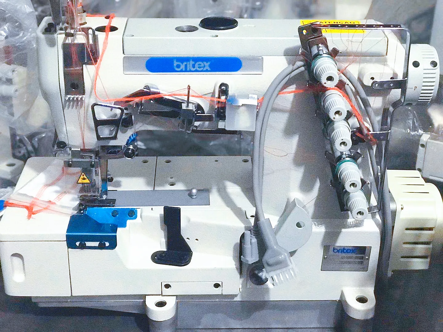 
500-02BB High Speed Flat Bed Interlock With Tape Binding Edge Rolling Domestic Industrial SewIing Machine Table Sewing Machine 