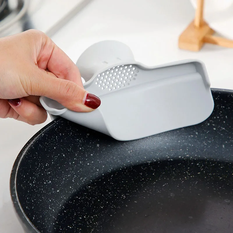 TPR Material Water Filter for Pots and Pans Curved Design Kitchen Tools Home Use