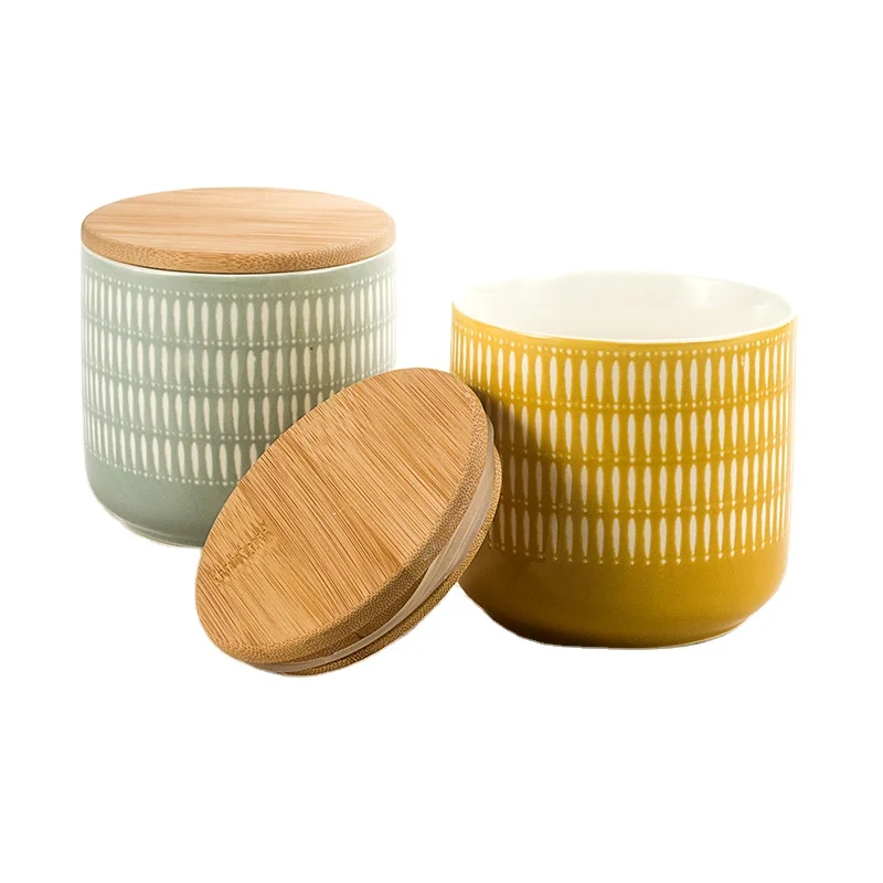 Sugar Biscuit Nut Storage Airtight Jar Ceramic Tea Canister with Wooden Lid Factory Customized Debossed Painted Plaid 900ML