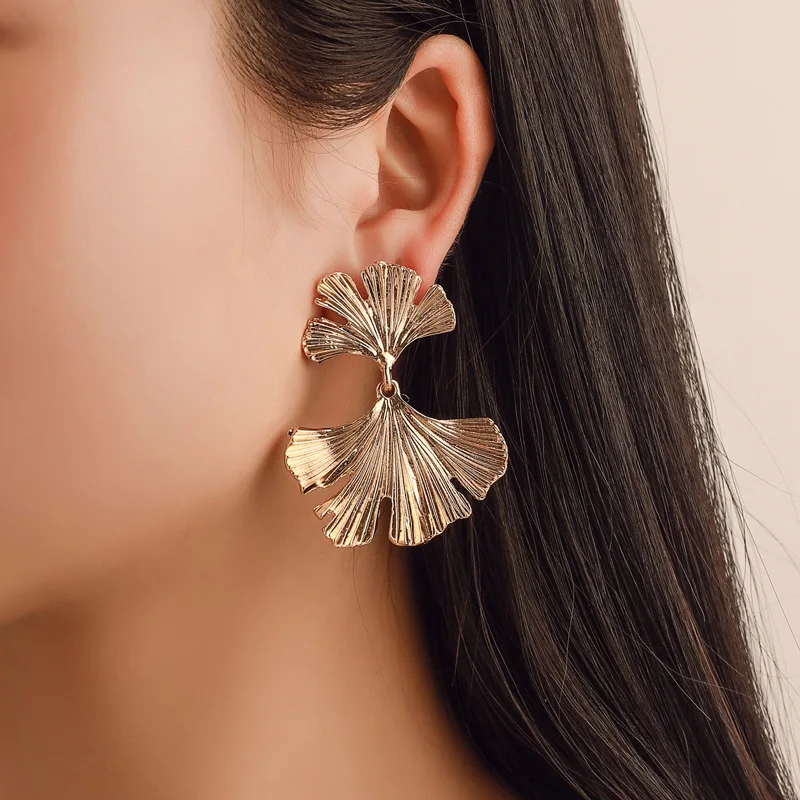JER-197020 2019 Trade Assurance Korea Flower Metal Woman Wholesale Fashion Statement Earrings