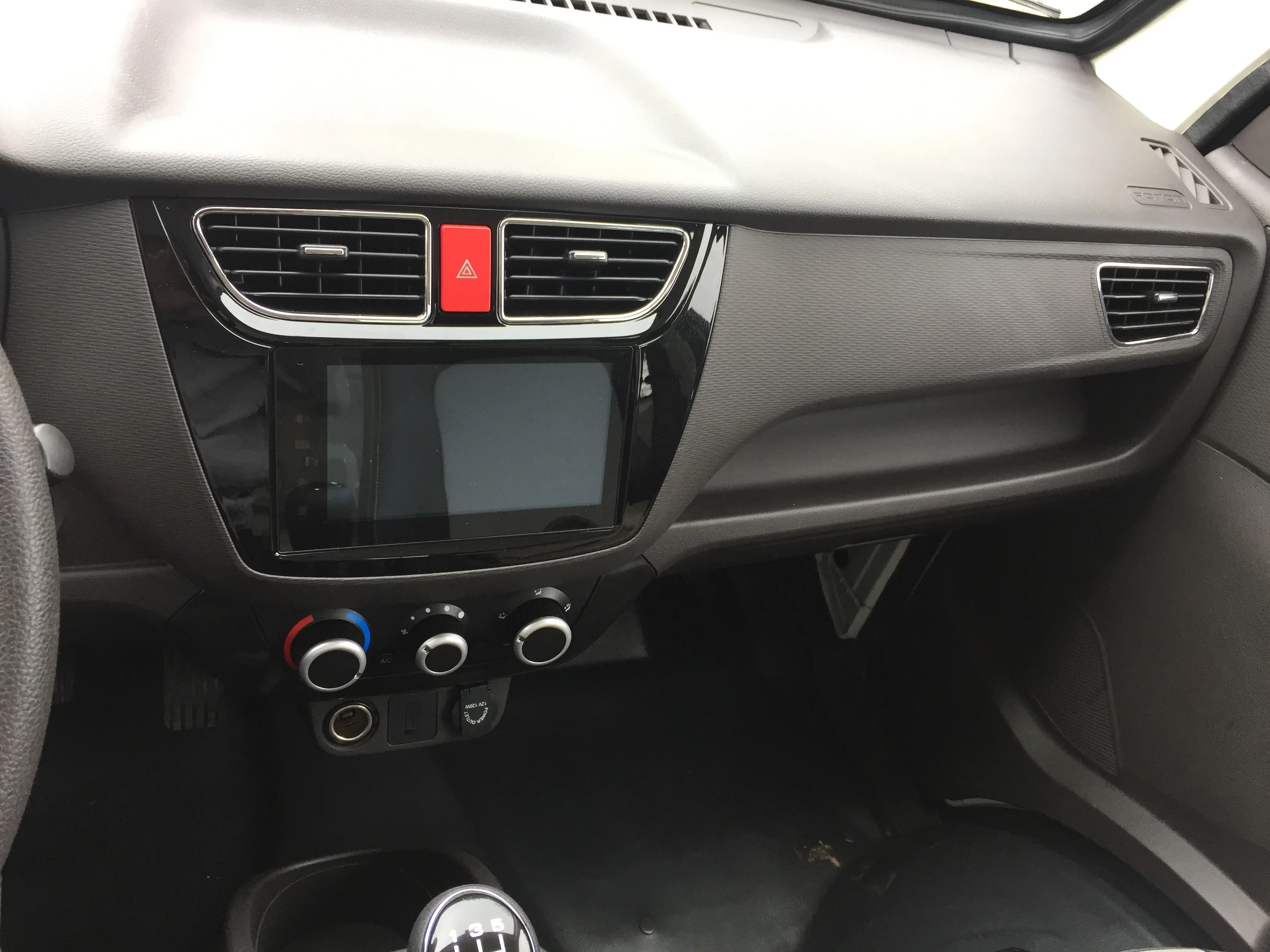 
POPULAR FOTON TM 1.5tons cargo truck with 1500cc gasoline engine and double rear tire 