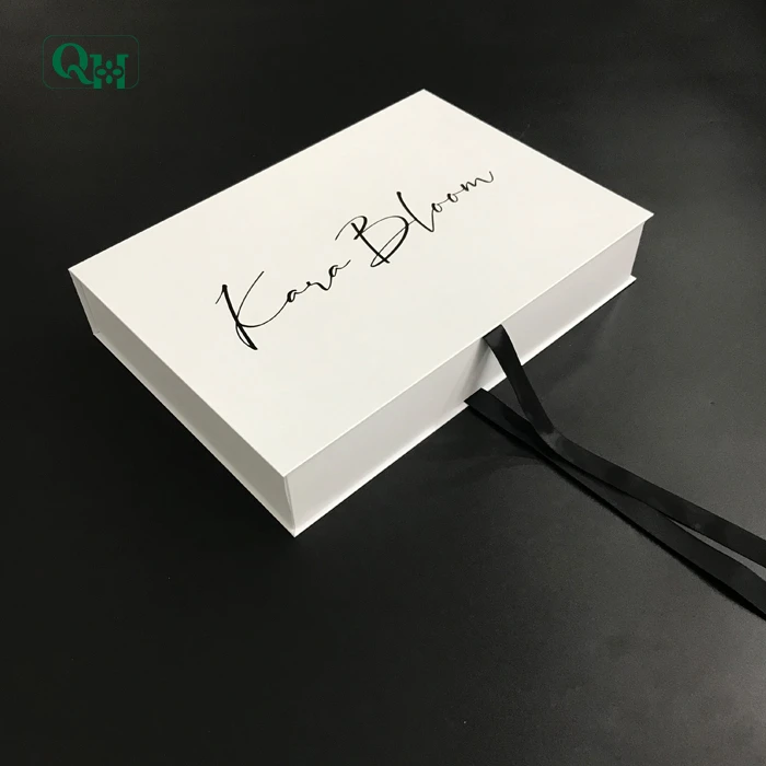 
Popular Custom ribbon baby clothes packaging box 