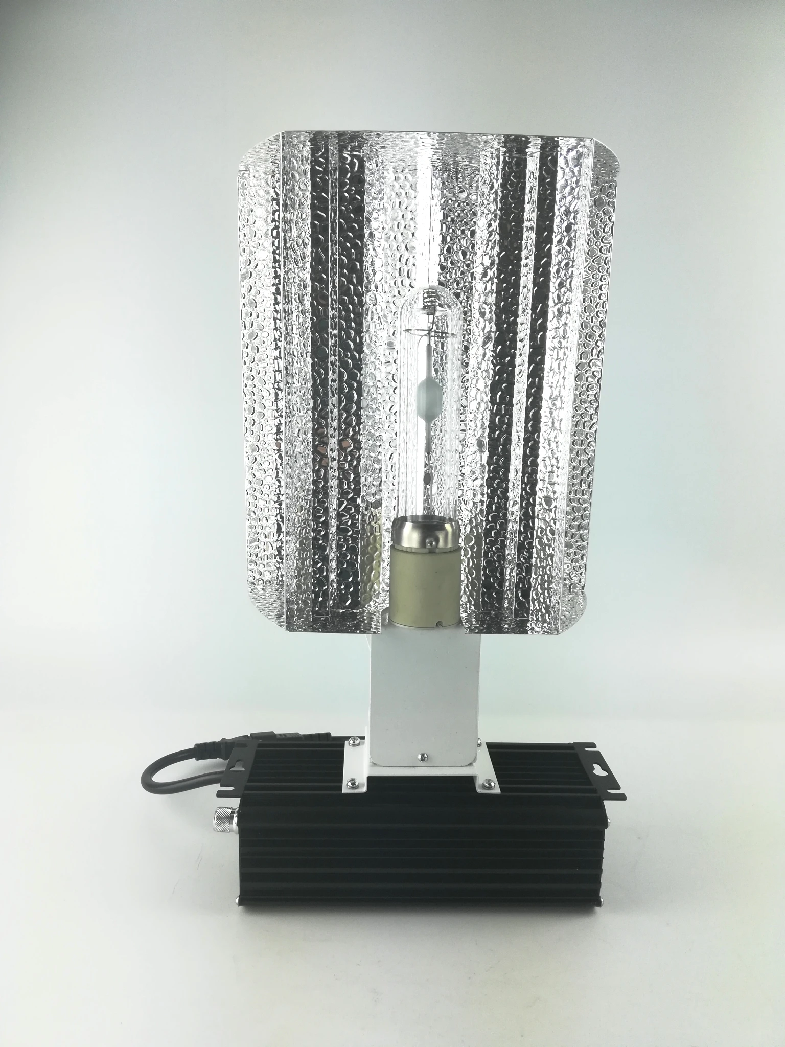 Indoor Planting  High Performance 315W CMH Grow Light Fixture With PGZ18 Socket Used In Hydroponics  240V