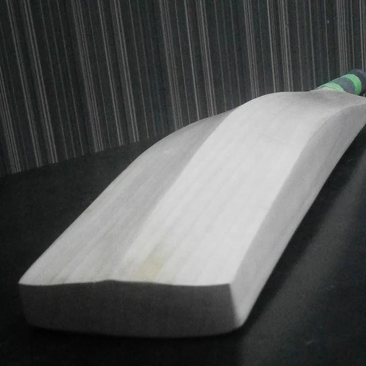 English Willow Cricket Bat Short Handel Grade 2 Light Weight