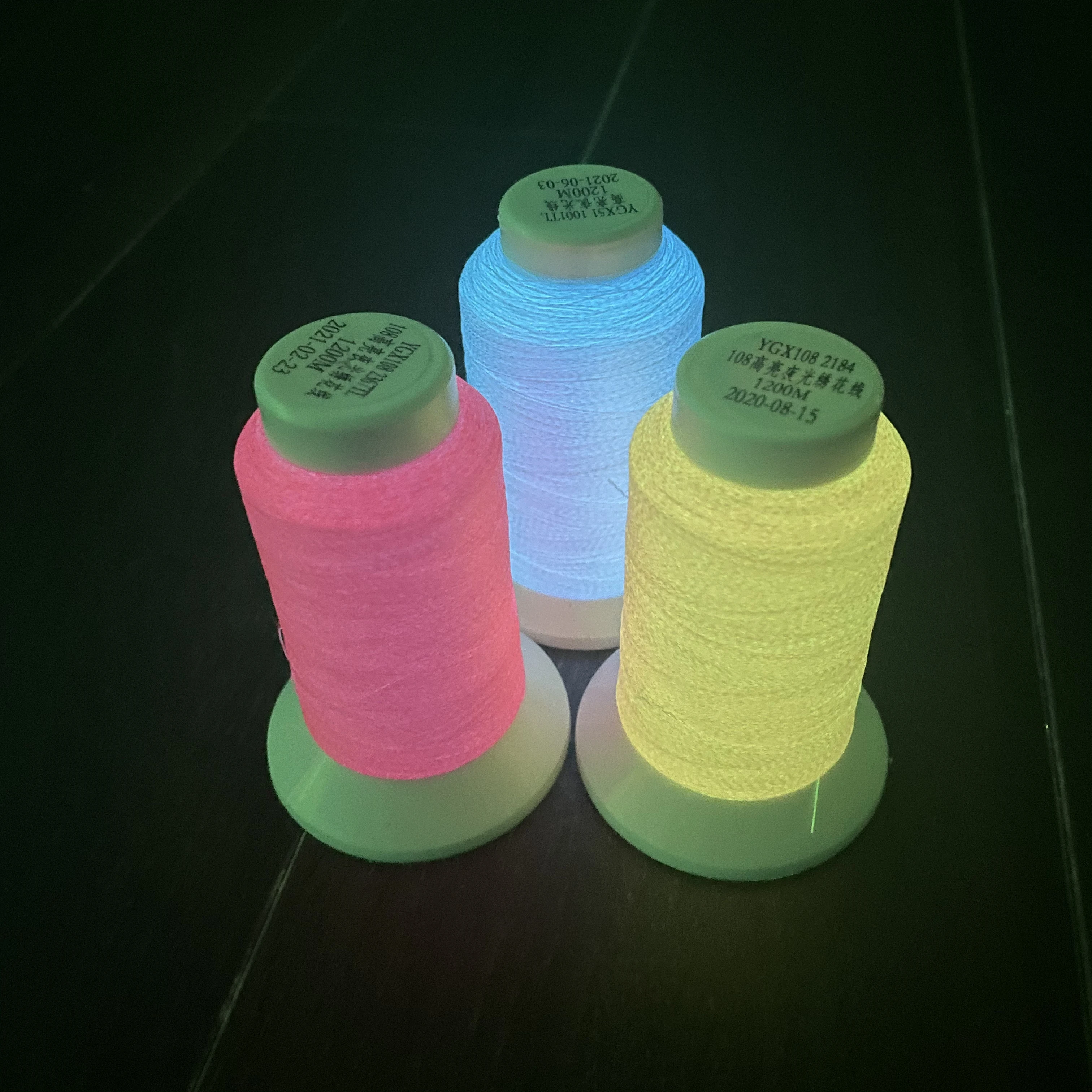 Glow In The Dark Thread 12 Colors Huge Spool 150D 3000 Yards For Sewing Embroidery