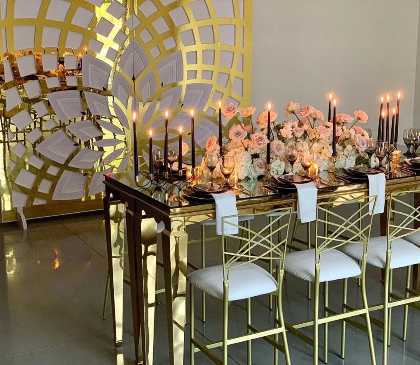 Cocktail party used luxury gold stainless steel wedding high bar table with black glass top