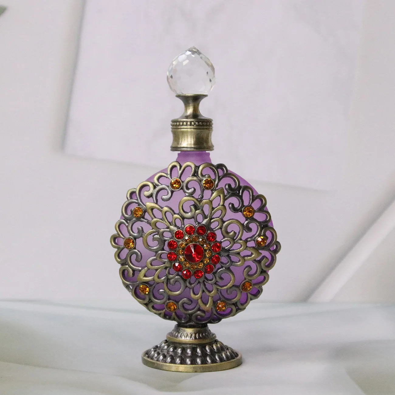 Factory Direct Sales Special for Victoria Line Diamond Perfume Essential Oil Packaging Empty Bottle Decorative