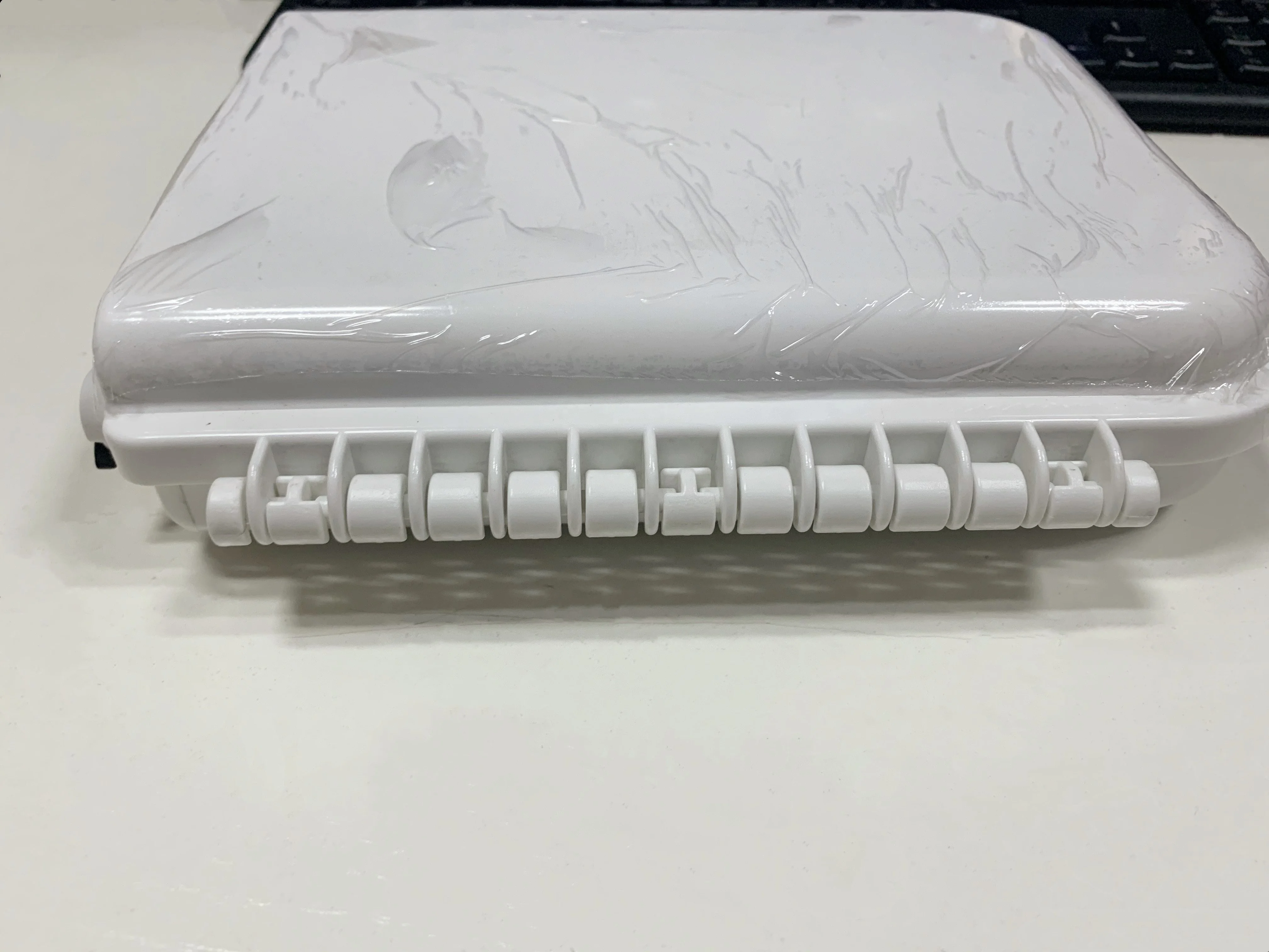 FTTH ODP/ODB/FDB/NAP Optical Distribution Box ABS SC FC Fiber Optik Box 16 8 Core 16c 1:8 White 2 in 8 Out Black or White or OEM