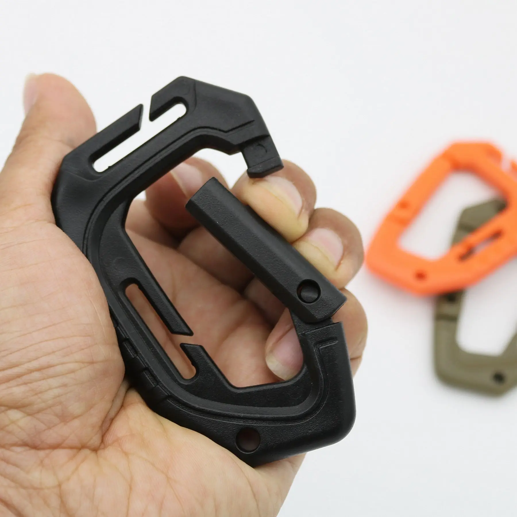 Factory Ready Stock Outdoor Backpack Mountaineering Buckle Quick Release Hook Plastic Mountaineering Hook D-shaped Lock