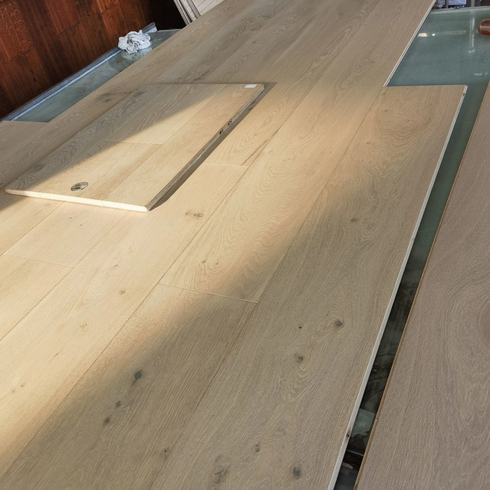European Oak Warm White Color Smooth Oak wood  For Project Engineered Flooring