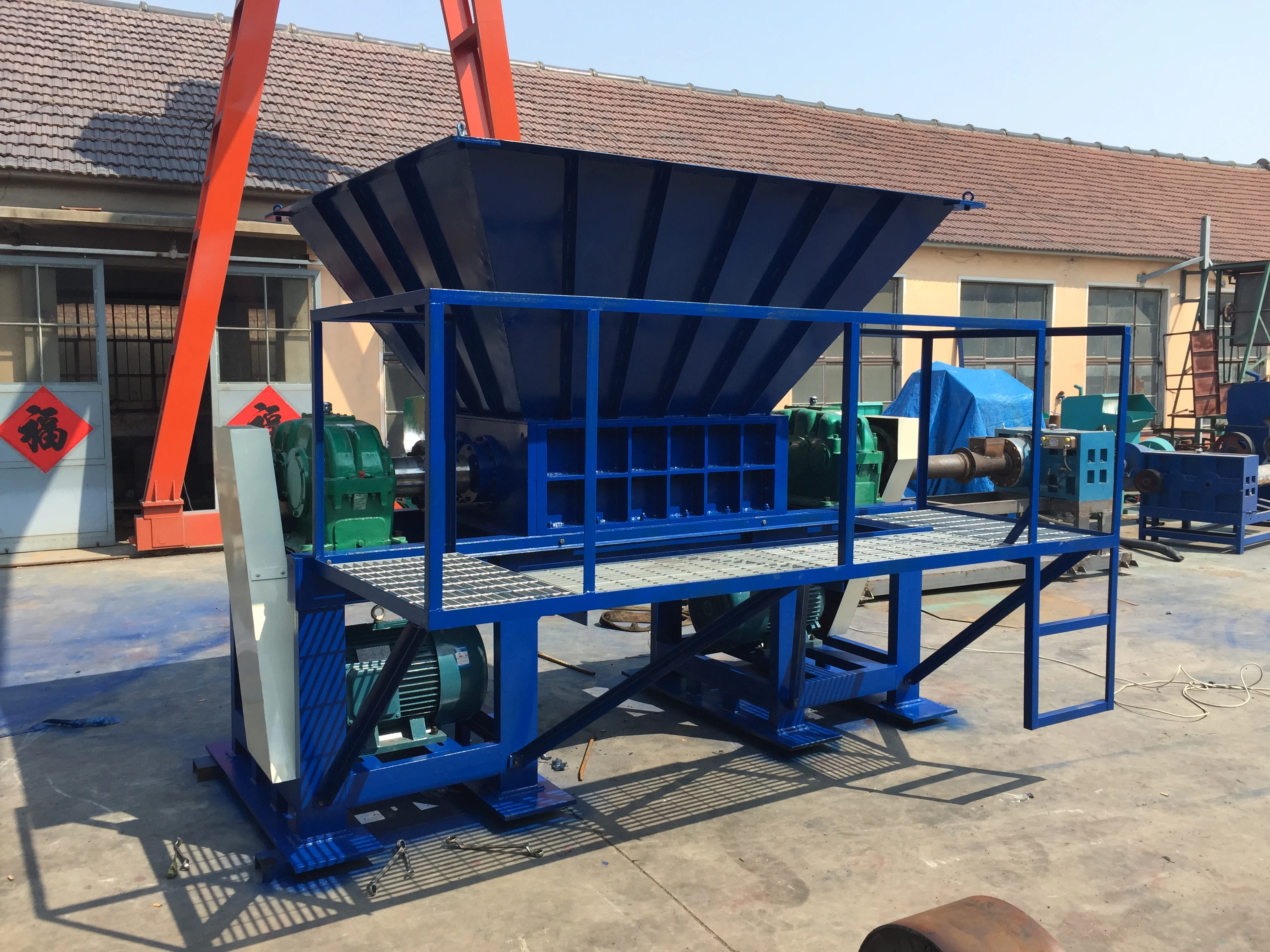 Factory price plastic crusher double shaft  for recycling waste plastic shredder