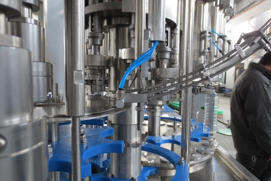 Automatic and packing plastic bottle essential palm cooking vegetable olive edible oil filling machine
