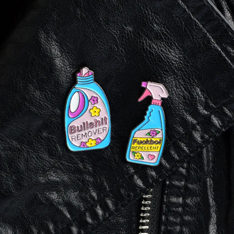 2021 Hot Selling Laundry Liquid Modeled Brooch Hard Enamel Cartoon