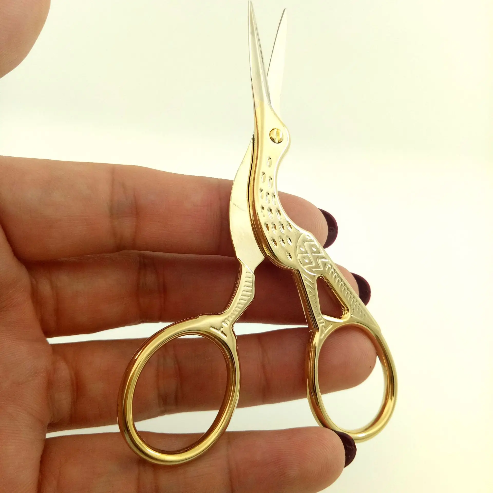 Оптовая продажа, 94 мм, 115 мм, долговечные инструменты из нержавеющей стали бронзового цвета для дизайна ногтей, ножницы, острые ногти, резка кутикулы, изогнутые ножницы