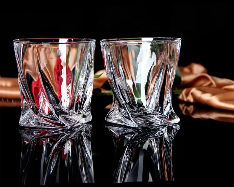 2021 Wholesale 700Ml Home Wine Liquor Crystal Whiskey Decanter Sets With 6Pcs Glass