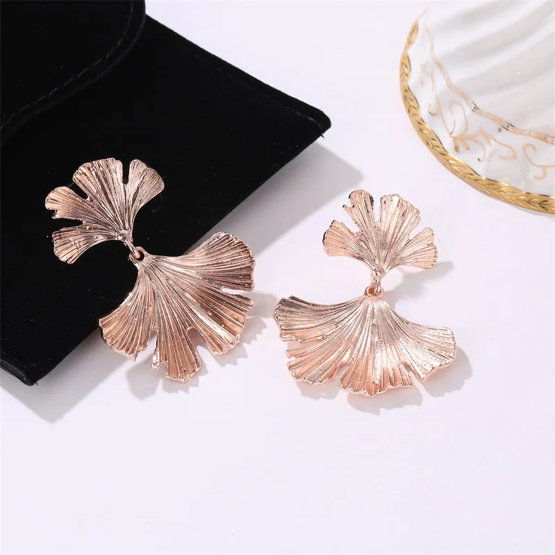 JER-197020 2019 Trade Assurance Korea Flower Metal Woman Wholesale Fashion Statement Earrings