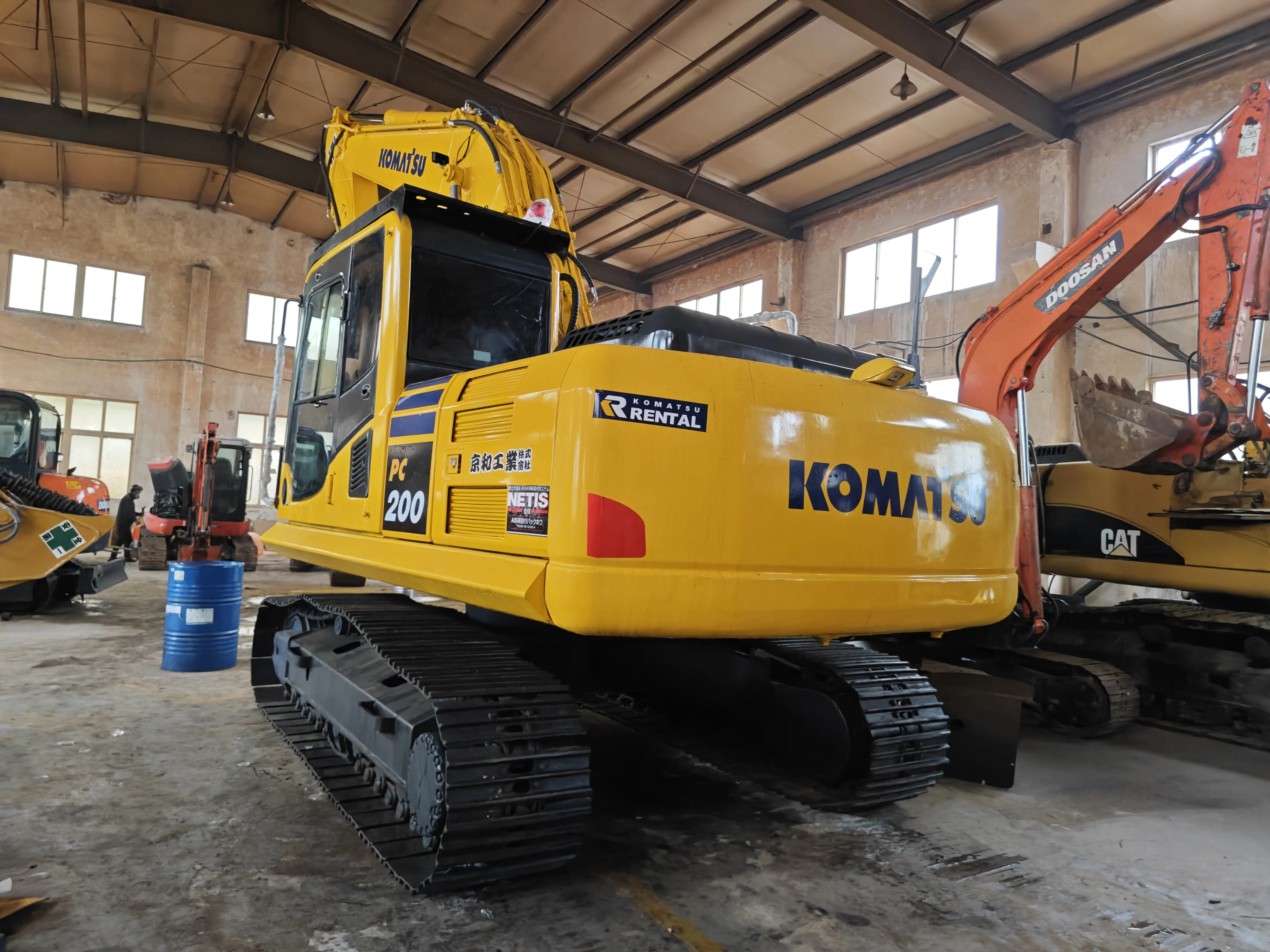 Гибкий мобильный Pc200-7 гусеничный экскаватор Komatsu Строительная техника оригинальный двигатель для ПК мини