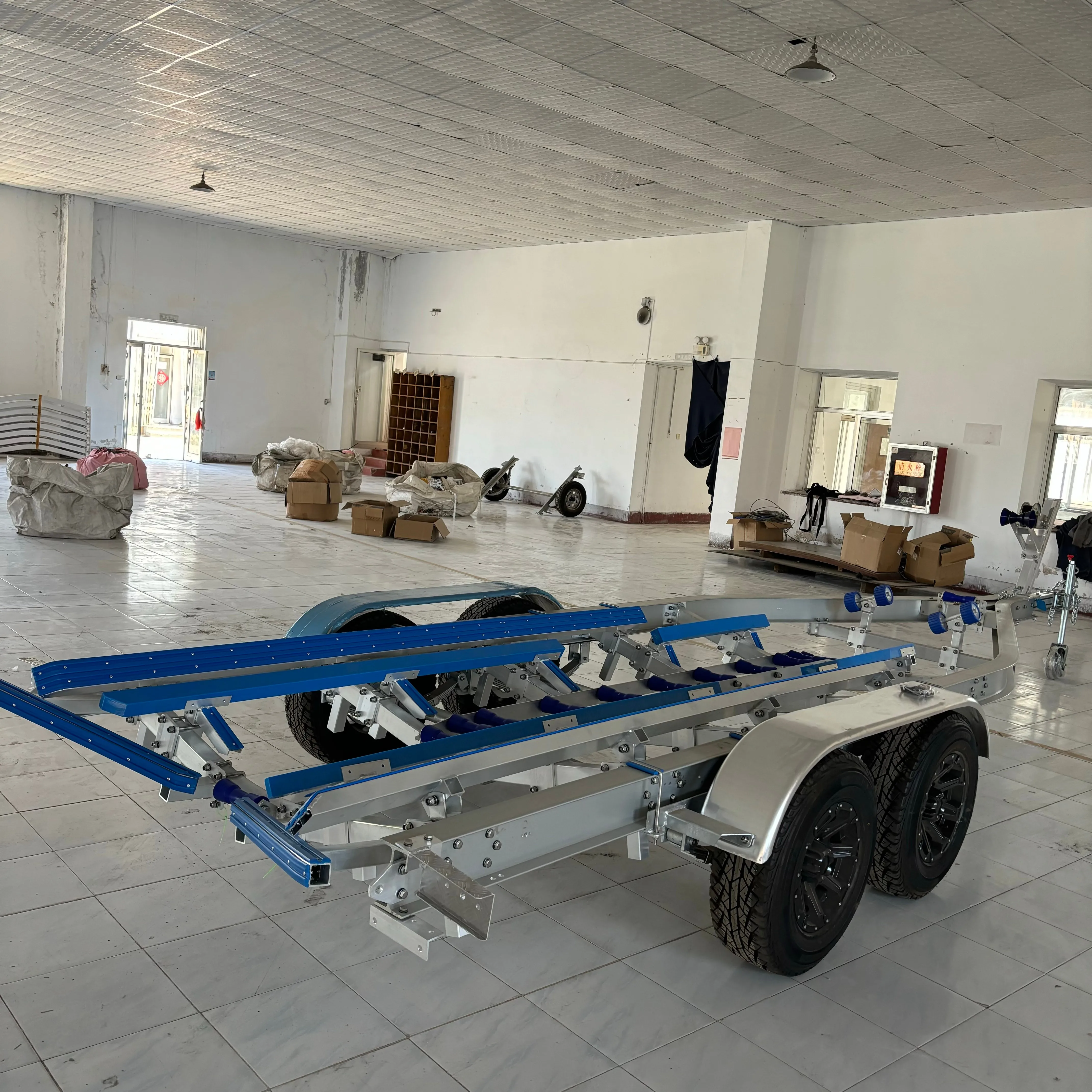 27ft  tandem axle  poly  bunks  aluminum  fishing  boat trailer for sale with factory price and 6 piston brake caliper