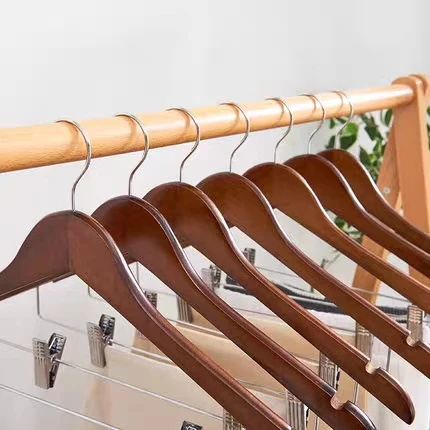 Popular wholesale Clothing store hotel non slip personalize wood clothes hanger wooden skirt hangers with clips