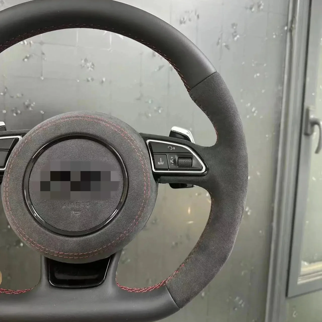 Suitable for all Audi modelsA4 A6L A5 A7 Q3 Q5 S4 S5 S6 S7AlcantaraSpecial flat steering wheel