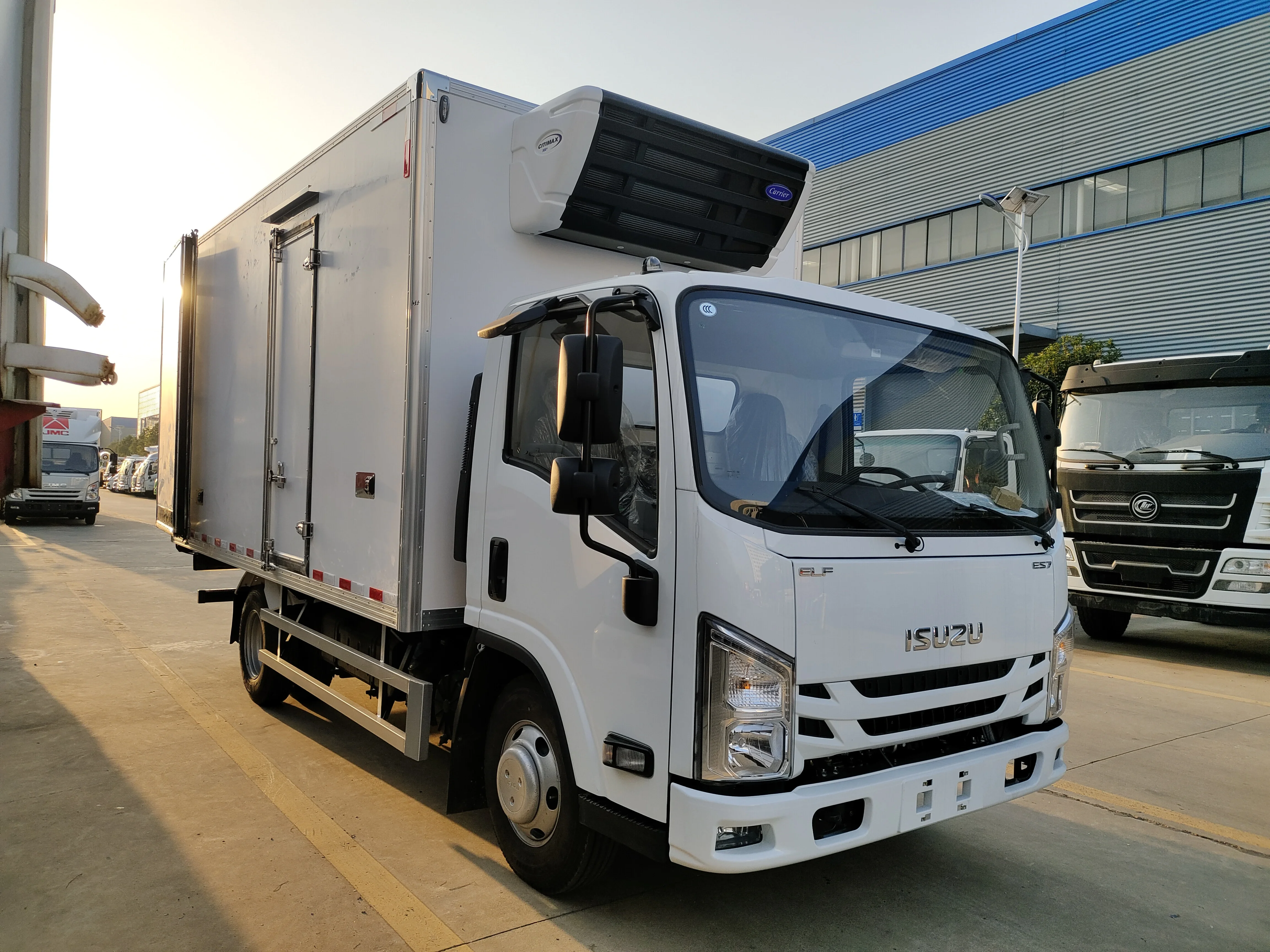 ELF 4X2 700P Light Mini C500 Isuzu грузовик-холодильник